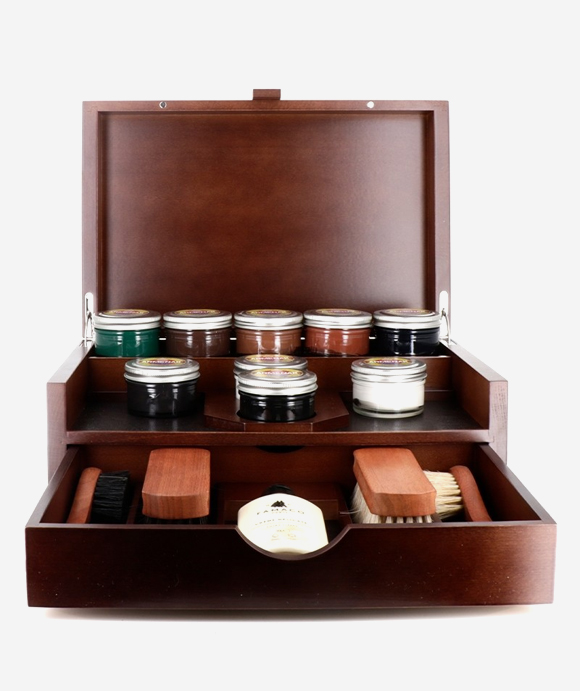 Aremank Interview Shoe care kit Armenak